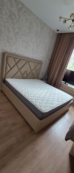 Продаються кровати