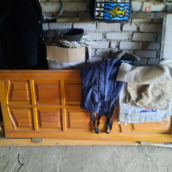 Продам две двери