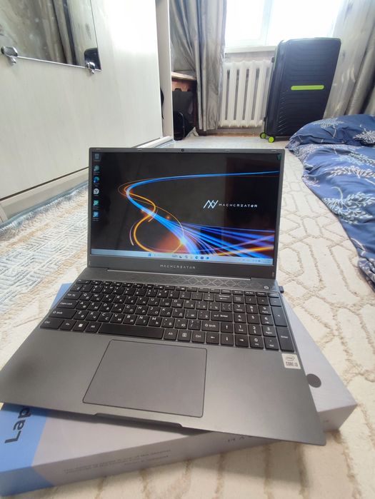 Продам ноутбук machcreator core i3
