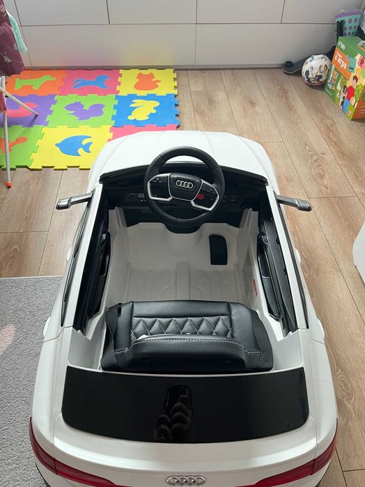 Електрическа кола Audi E-Tron QLS-6688