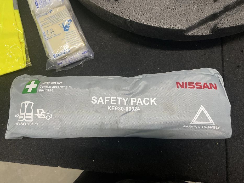 Kit pana si trusa medicala Nissan Qashqai J11 2015 cod 849A74EA1B