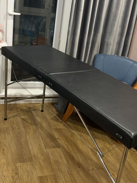 Продам кушетку чемодан. Высота 90см