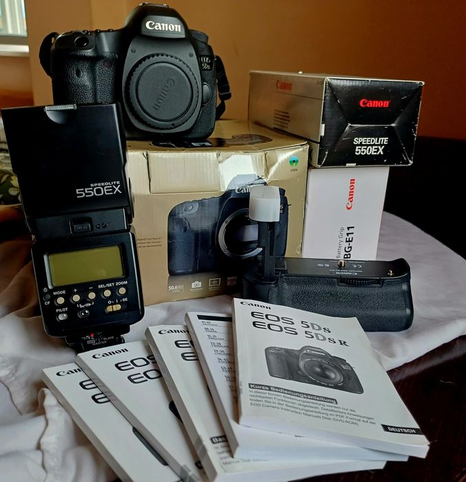 CANON EOS 5DS
50.6 MP Full-Frame CMOS