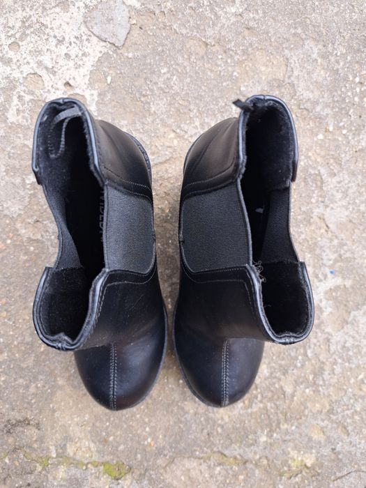 Botine/ ghete negre noi