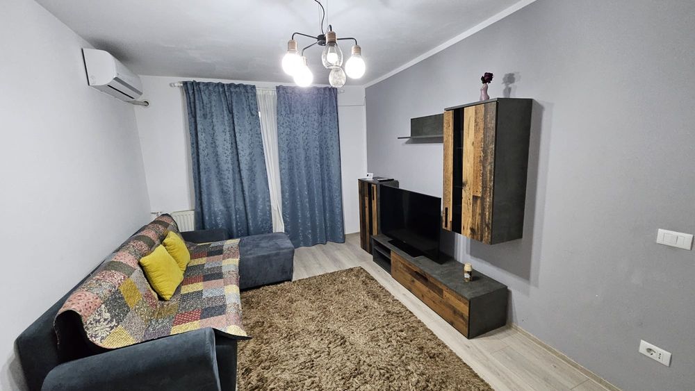 Închiriez apartament