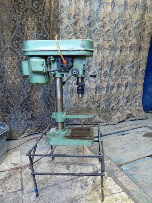Продаётся сверлильный станок