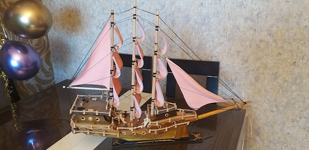 Корабль алые паруса