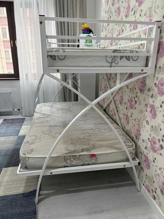 Кровать для спальни