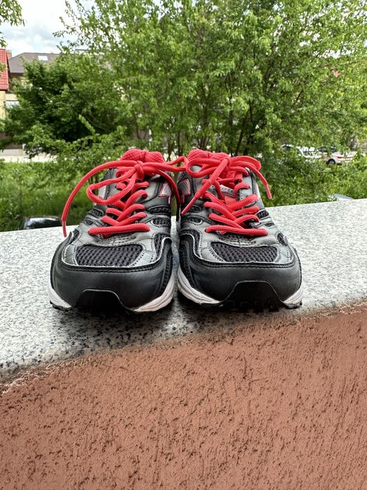 ncaltari Lotto marimea 37