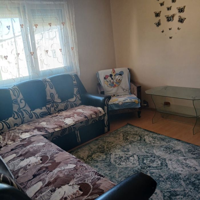 Închiriez apartament