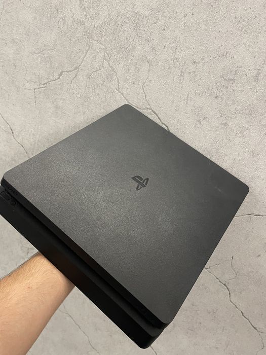 Продам PS4 Slim 500gb