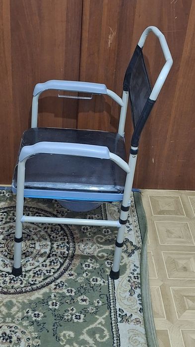 Санитарный стул туалет