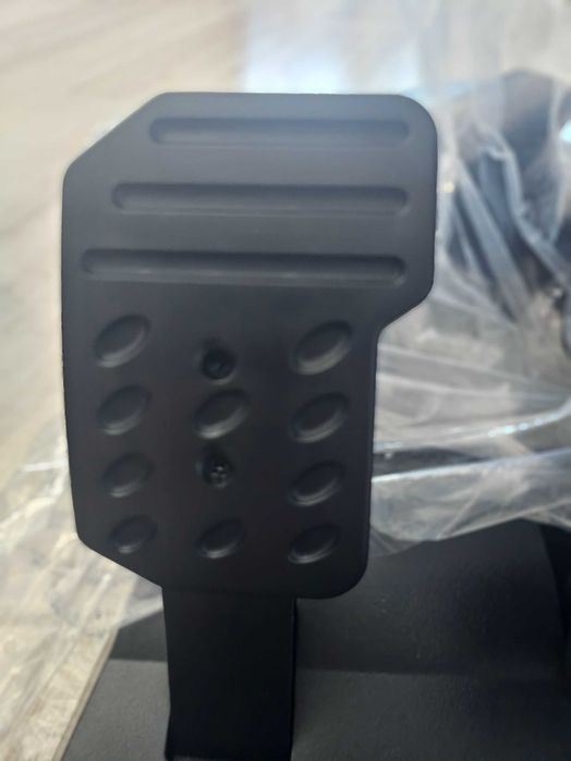 Volan Ferrari si pedale compatibil cu Xbox360