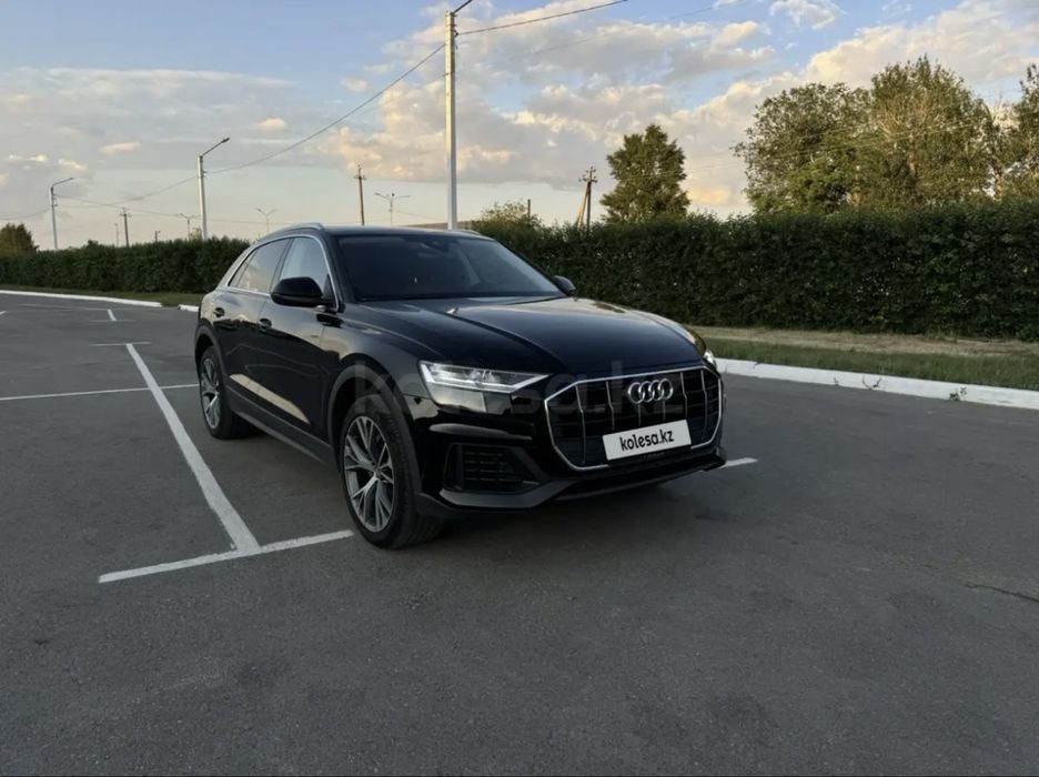 Продам Audi Q8