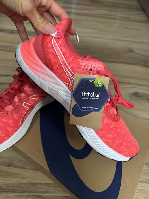 Оригинални нови маратонки ASICS GEL-EXCITE 8 TWIST! 43 н