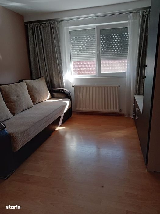 Casă spațioasă cu etaj și teren generos, zona urbană