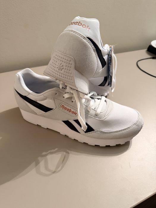 Маратонки REEBOK