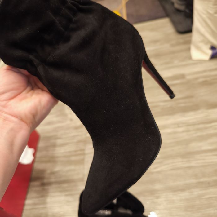 Продам обувь замша