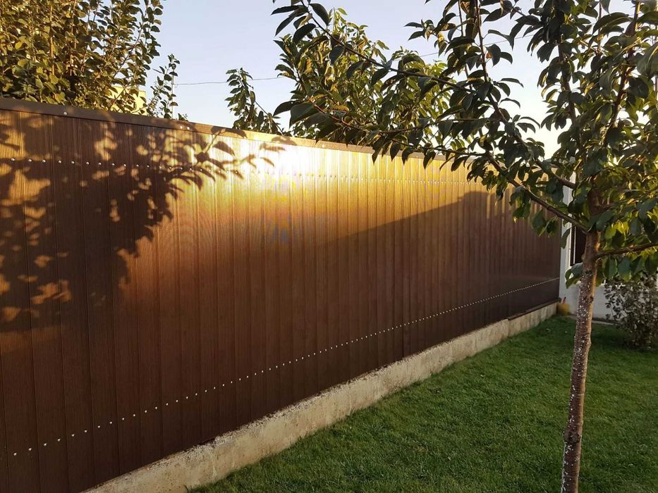 Garduri din sipca metalica si porti de diferite modele si dimensiuni