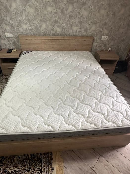 Кровать и матрас 160/200