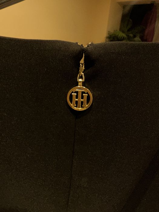 Уникална черна рокля на Tommy Hilfiger , размер 14 (М-л)