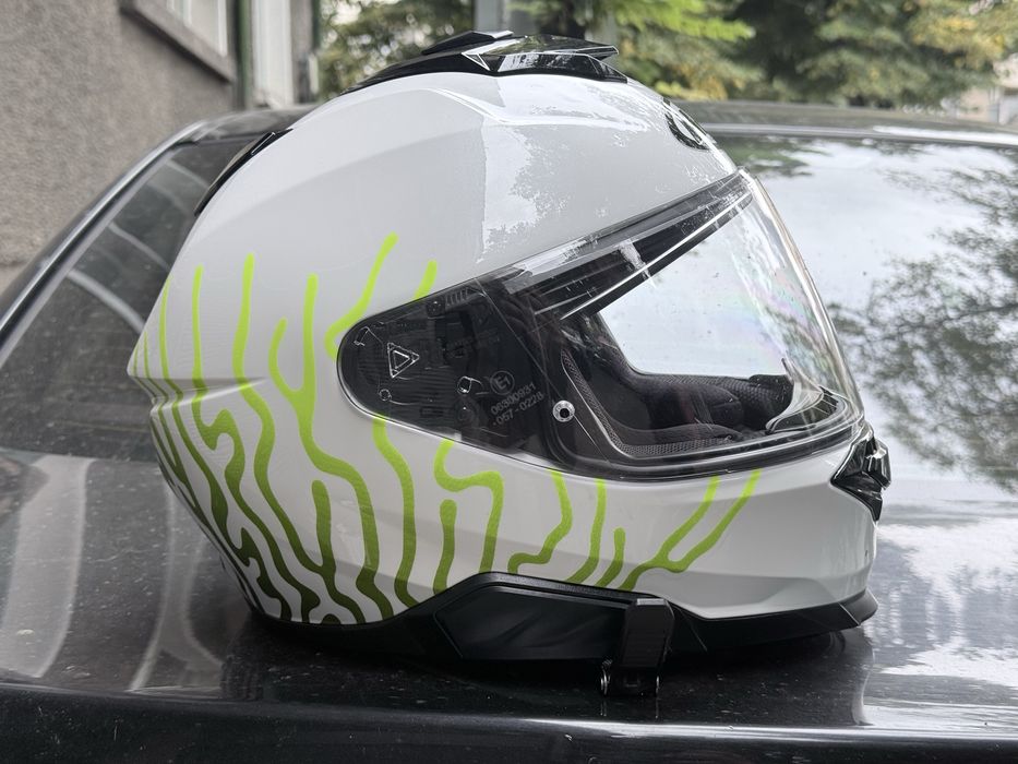 Продава се каска нова HJC