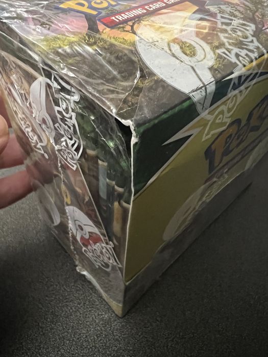 Pokemon evolving skies booster box