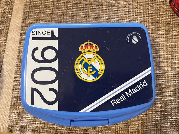 Кутия за храна +несесер +портмоне