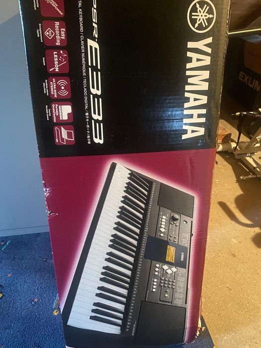 Vând orga Yamaha