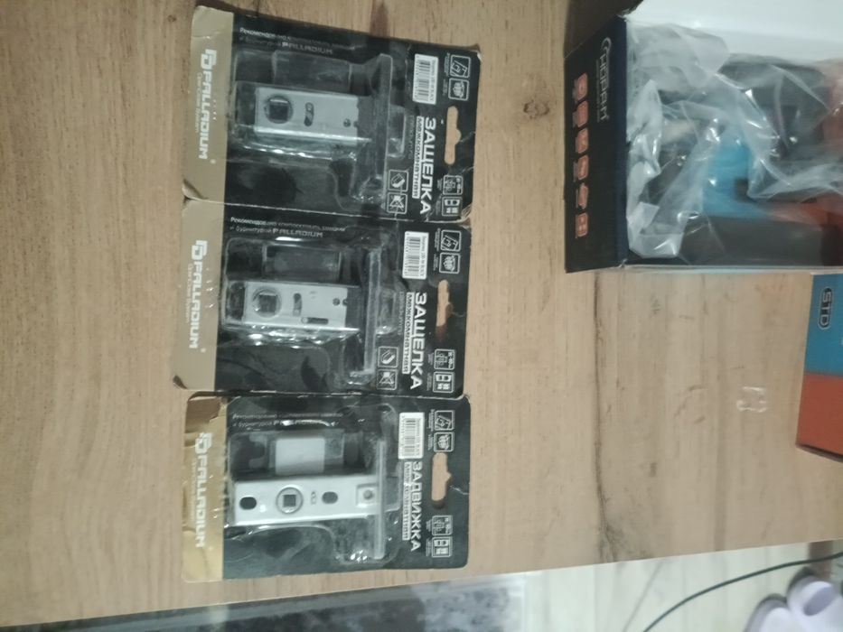 Продам дверные ручки межкомнатные