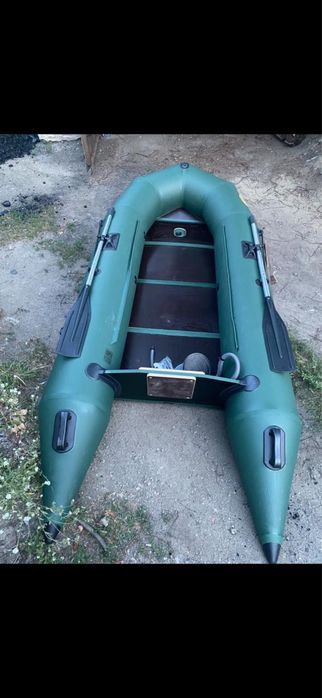 Продам лодку с двигателем в хорошем состоянии