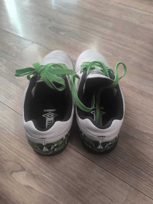 Детски стоножки футболни обувки Umbro 35номер