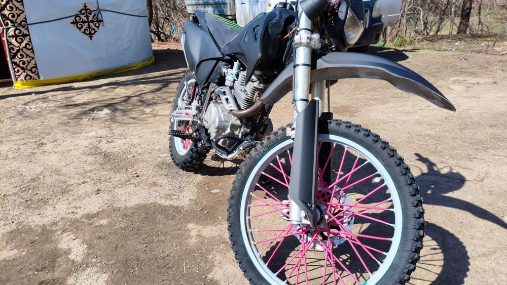 Мотоцикл эндуро 06