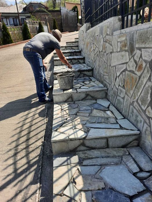 Piatră de munte și amenajări grădini la cheie