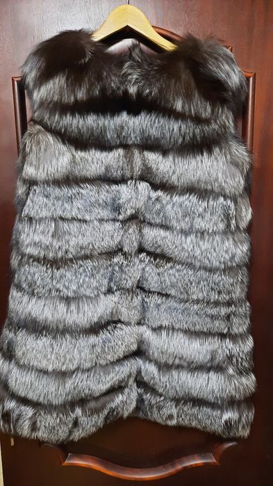 Продам жилет из чернобурки