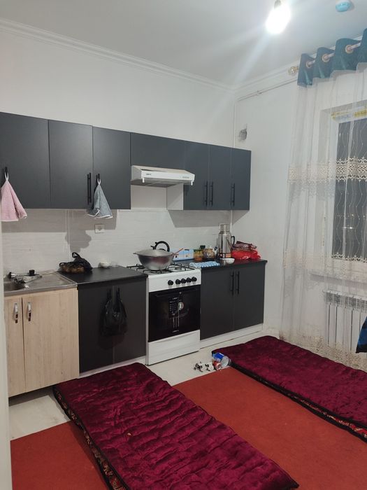 Срочна сотилади Яшнобод Олмос 3 хона