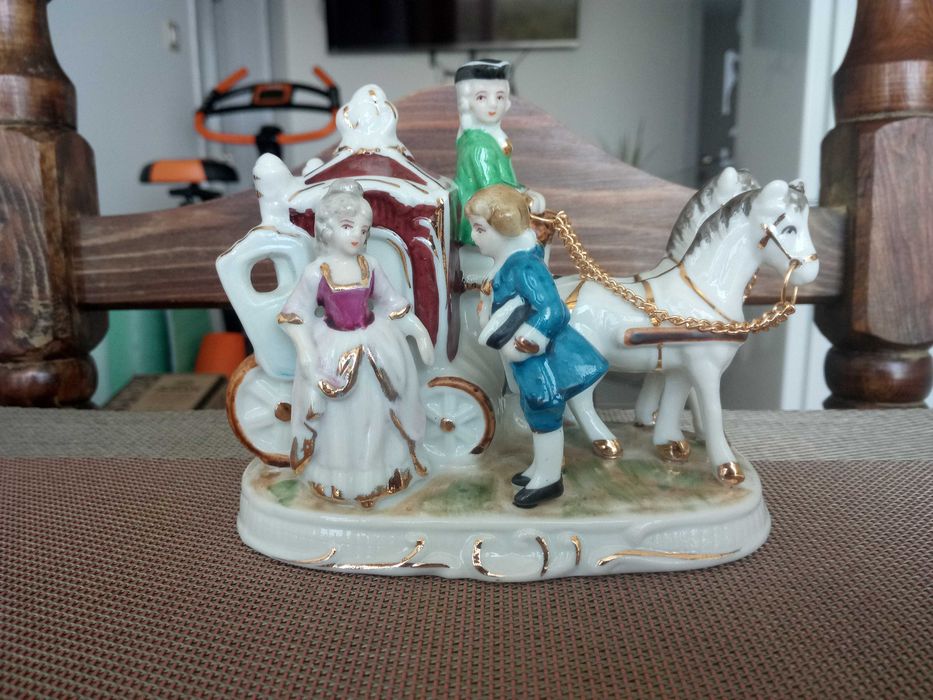 Каляска.Порцелан.