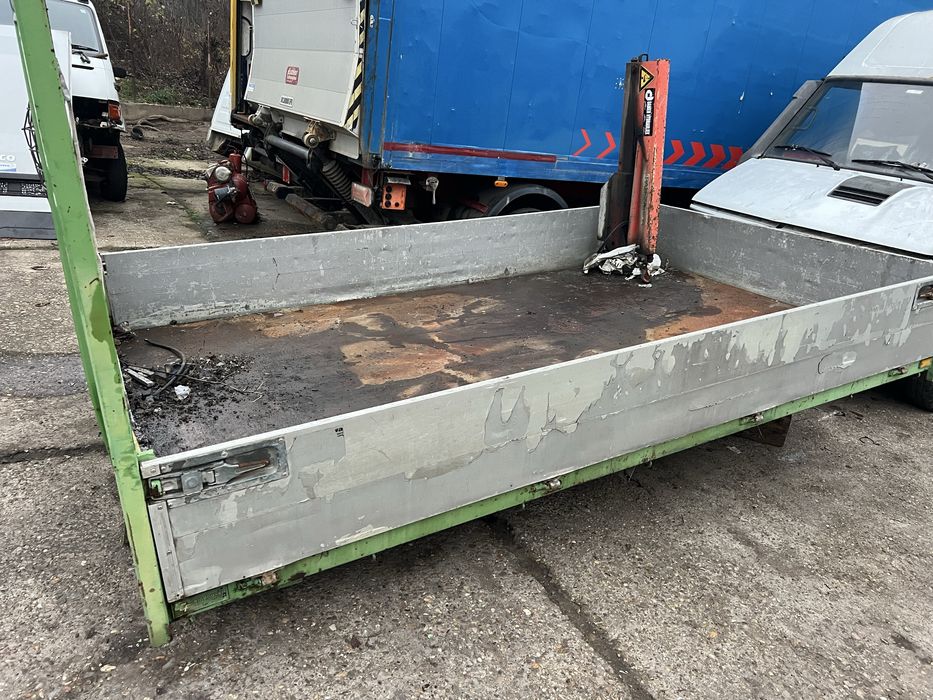 Бордова карсерия с КРАН от Ивеко