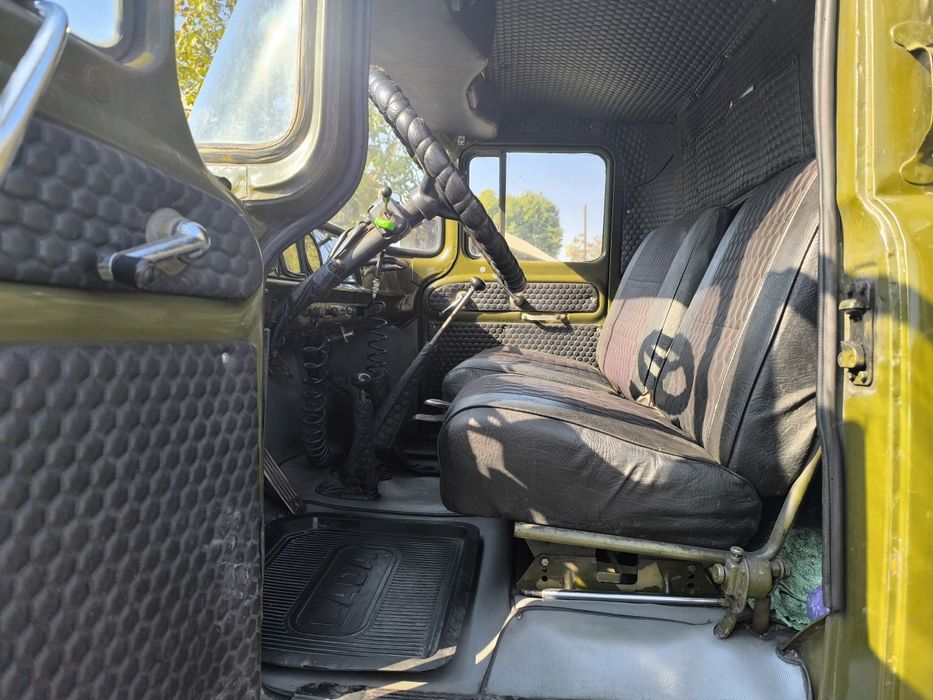 Зил 131  сотилад, урал матор камаз телешка ресор нарашкаси бор