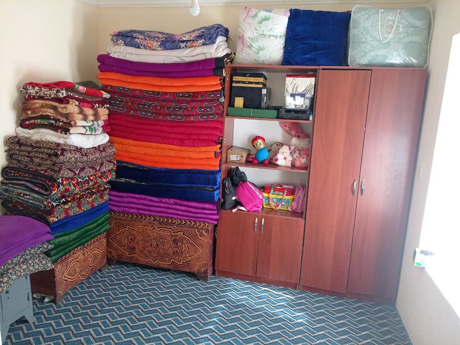 6 sotixli uy sotiladi.Guliston tumani Ishonch MFY