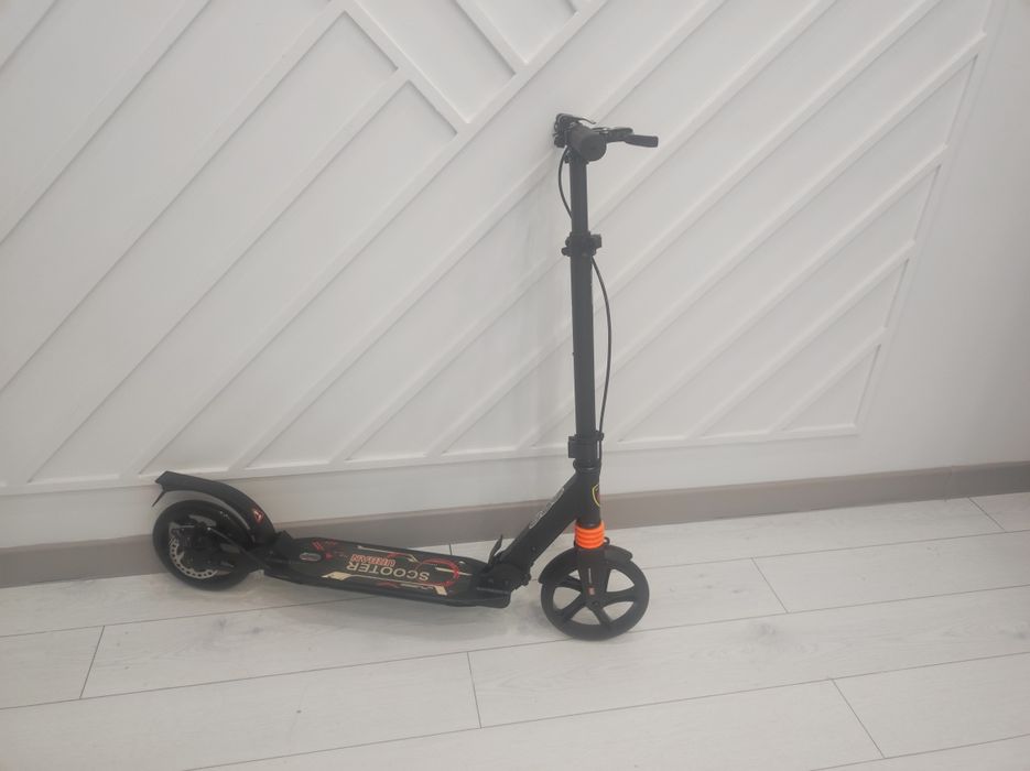 Продам самокат Urban Scooter 116D