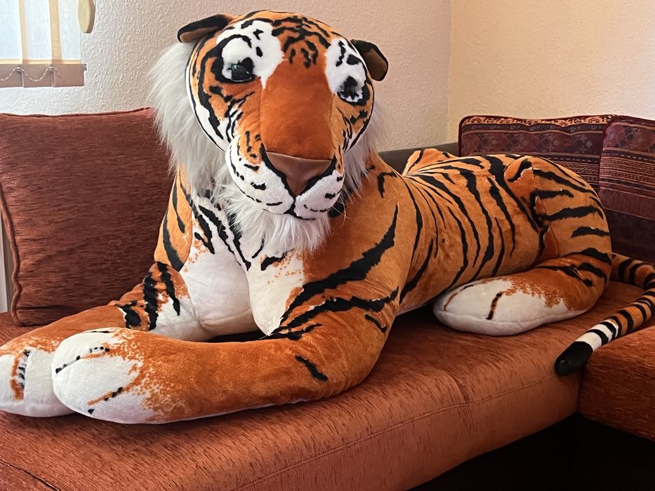 Голям плюшен тигър