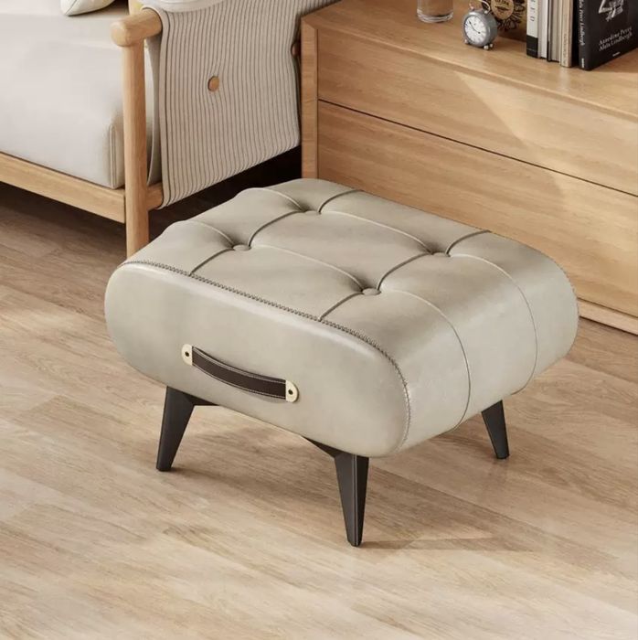 Дизайнерска табуретка с крачета