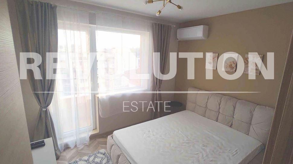 Дава се под наем Тристаен апартамент в Варна, Трошево - 90 кв.м за 700 € - Снимка #11