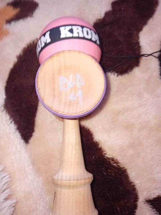 Vand kendama krom strogo neapolitan strawberry semnata de beldea