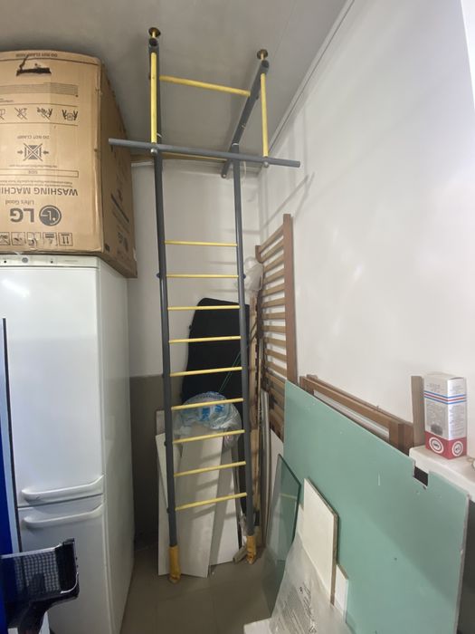 Турник (шведская стенка)