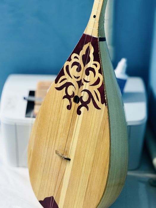 Домбыра сатылады