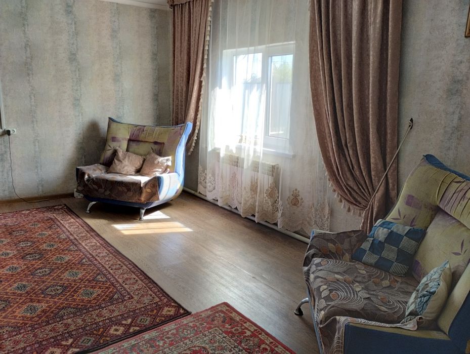 Срочно.продается частный дом, в центре Красного Яра.ыбырая дом 17.