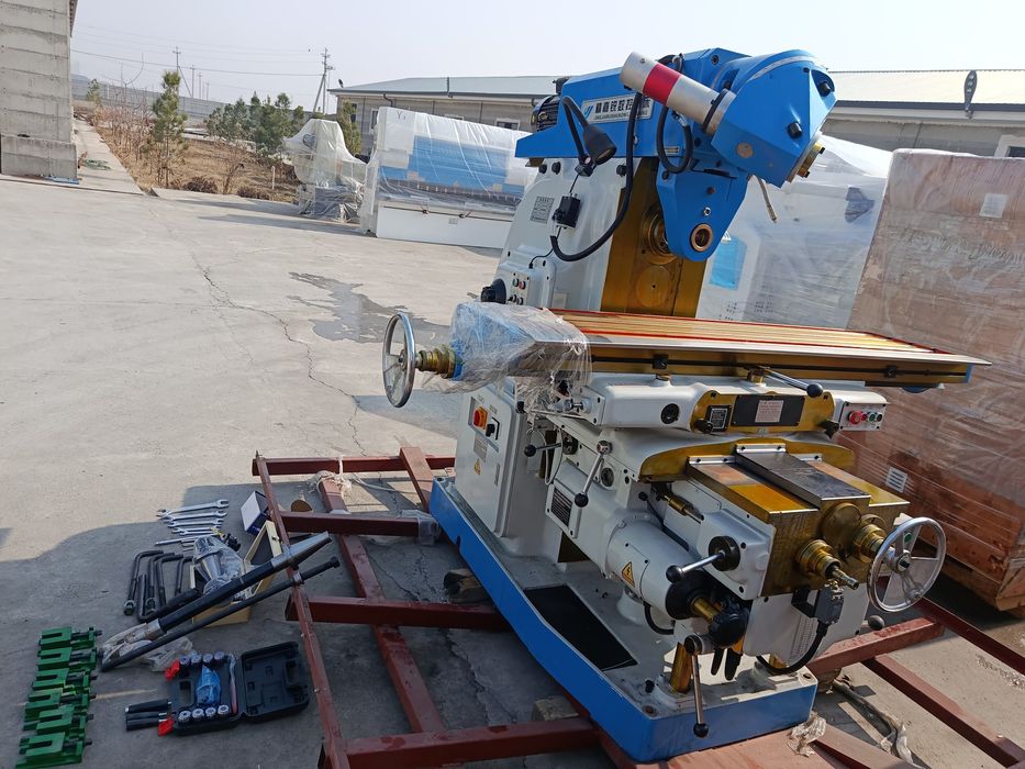 Унверсални фрезир станок