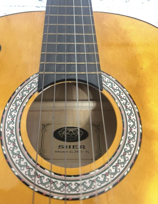 Classic gitara sotiladi
